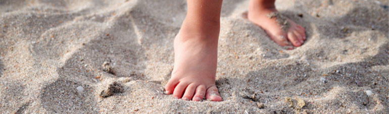 Youecci Sandalias de playa/piscina para niños pequeños y niñas Zapatos de agua para niños