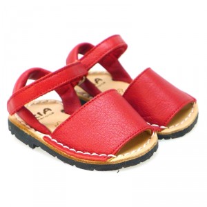 Exactitud gas Quemar Diez zapatos de niño imprescindibles en verano