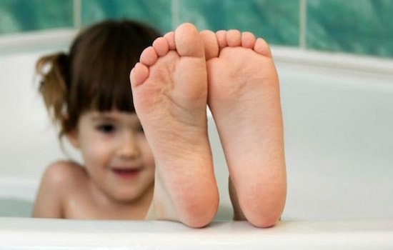 Cómo evitar el mal olor de los pies en los niños