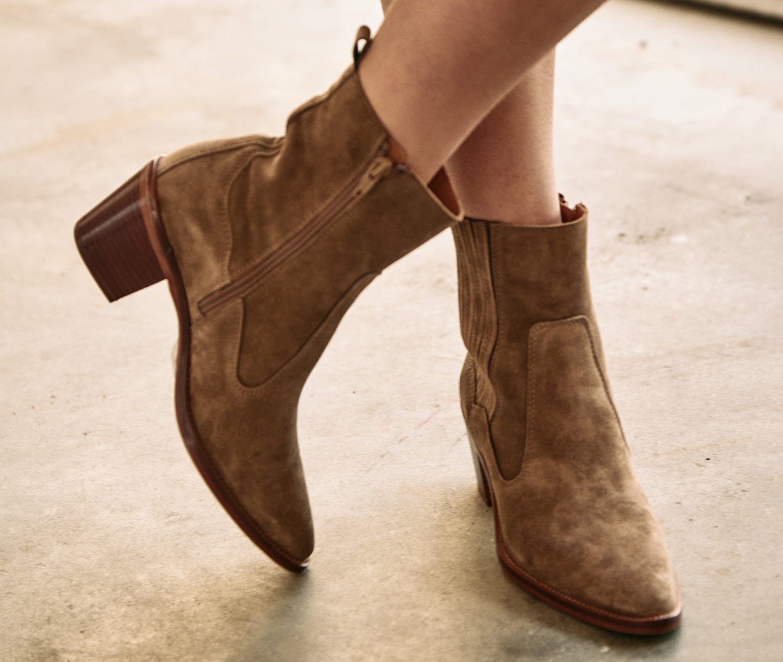 BOTAS Y BOTINES PARA MUJER, TENDENCIAS INVIERNO 20222023