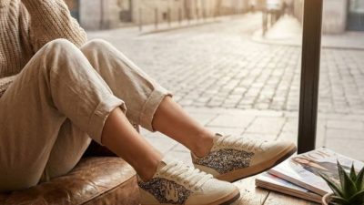 ¿Qué son las Sneakers de mujer? Guía de estilo y diferencias con las deportivas