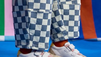 Zapatillas primeros pasos bebé: guía completa de sneakers y la alternativa respetuosa o barefoot