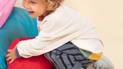Zapatillas respetuosas bebé y barefoot: salud y libertad para sus primeros paseos