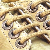 Bota Cordones Charol Oro Kickers Billy foto 6