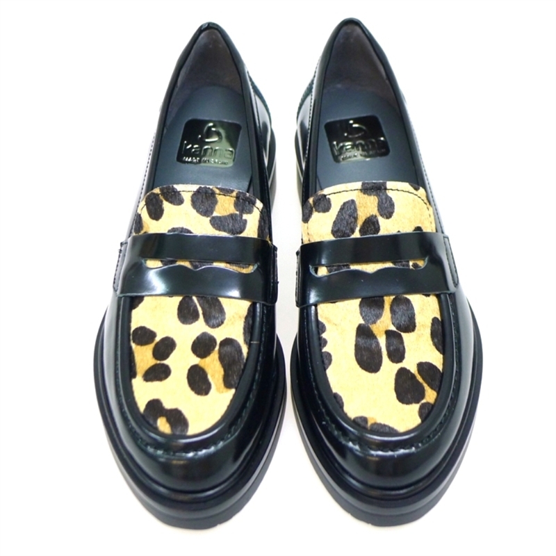 Mocasin Estampado Leopardo Mujer Kanna Ki5670 Black Pony