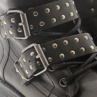 Botines moteros hebillas Tiziana Llaise Negro