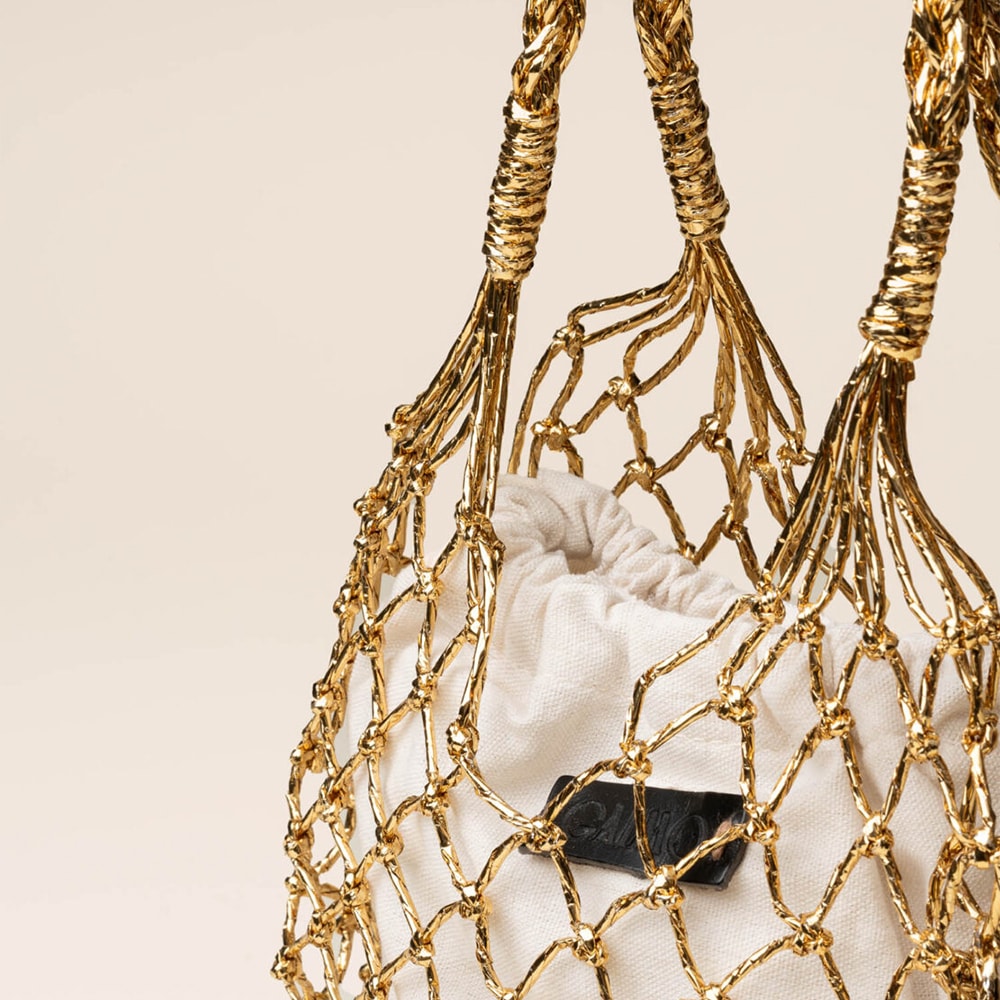 Bolso mujer Gaimo red dorada | Elegancia artesanal | Carrile foto 2