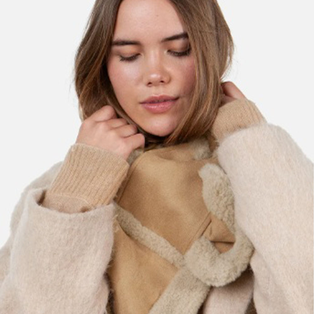 Bufanda beige mujer con borreguito – Barts | Carrilé foto 3