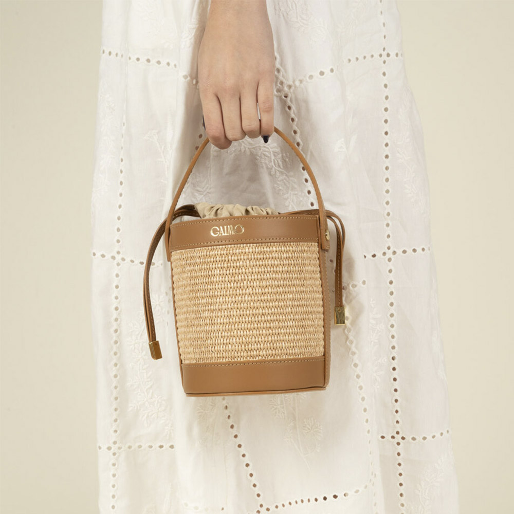 Bolso rafia tipo bombonera Gaimo piel cuero | Carrilé foto 2
