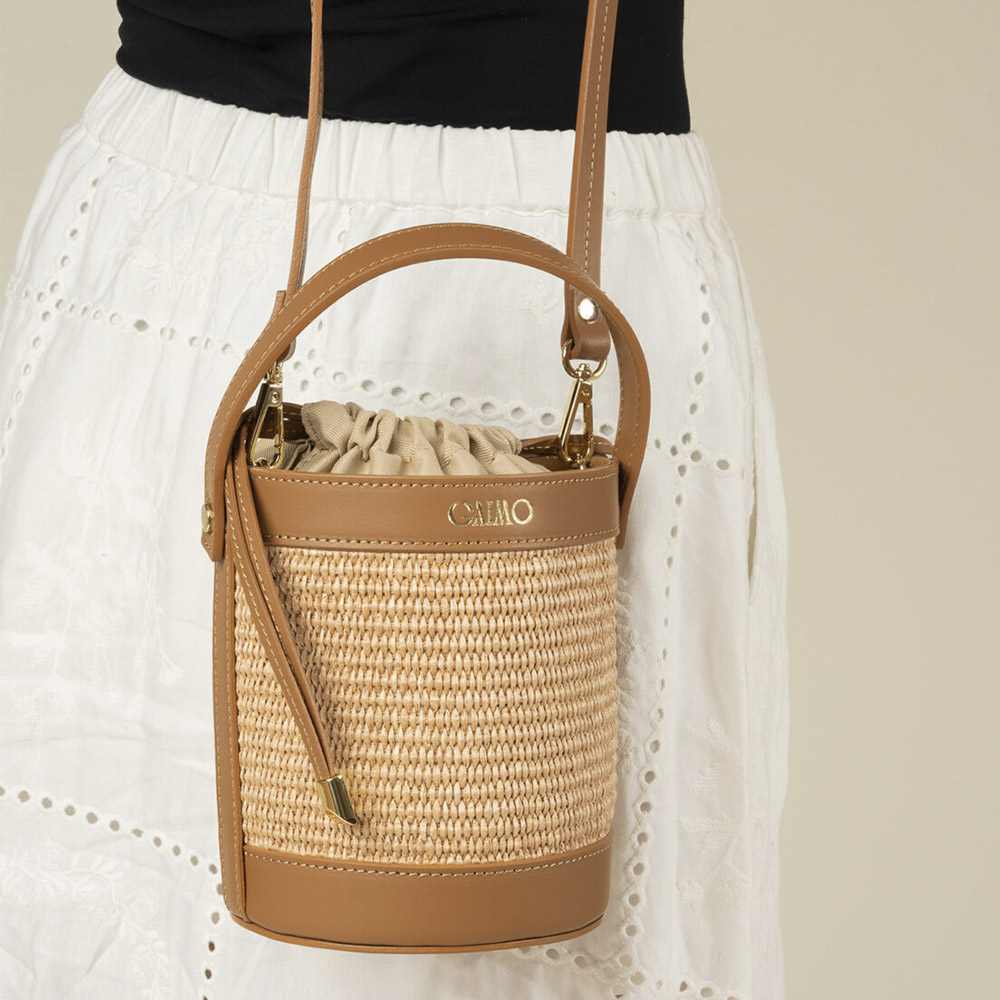 Bolso rafia tipo bombonera Gaimo piel cuero | Carrilé foto 3
