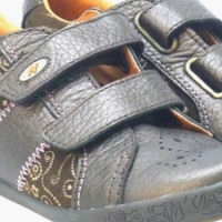 Zapato tipo sport para niña