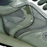 SNEAKERS METALIZADAS