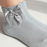 Acabado brillante con detalle especial