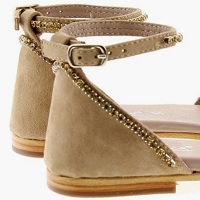 SANDALIAS CON TALÓN CERRADO