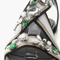 SANDALIA CON PIEDRAS