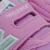 Deportivas con único velcro