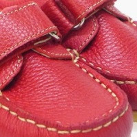 Zapatos de piel rojos