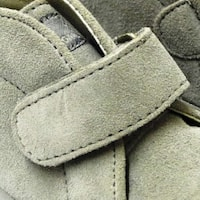 BOTAS CON VELCRO