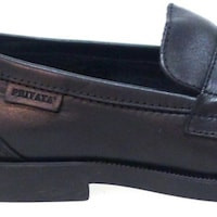 ¿CÓMO COMBINAR UNOS MOCASINES NEGROS?