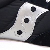 LOGO DE SAUCONY