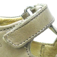 SANDALIAS CON VELCRO