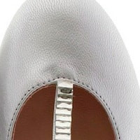 ¿CÓMO LIMPIAR UNOS ZAPATOS METALIZADOS?