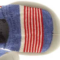 PARA QUE LLEVE SIEMPRE ZAPATILLAS EN CASA