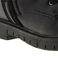 LA MODA DE LOS BOTINES MILITARES