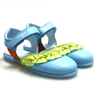 Merceditas con talon abierto y velcro celeste Oilily 31403