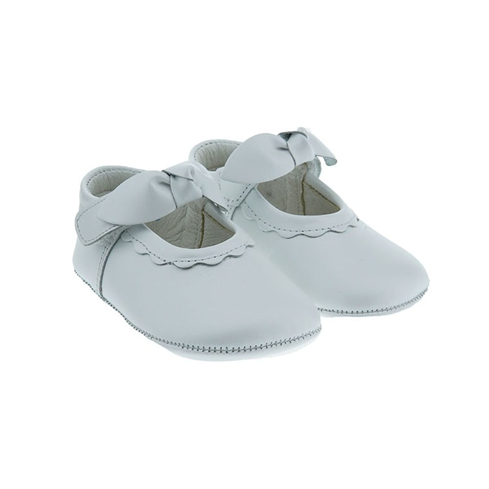 Zapatos de bautizo y ceremonia bebé recién nacido