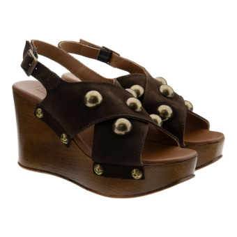 Sandalias cuña piel ante tachas Nemonic 2499