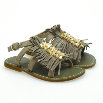 Sandalias flecos y borlas estilo hippie Oca Loca
