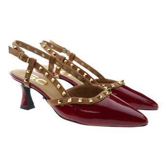 Zapato Salón Destalonado Charol y Tachas Go Woman S-3923