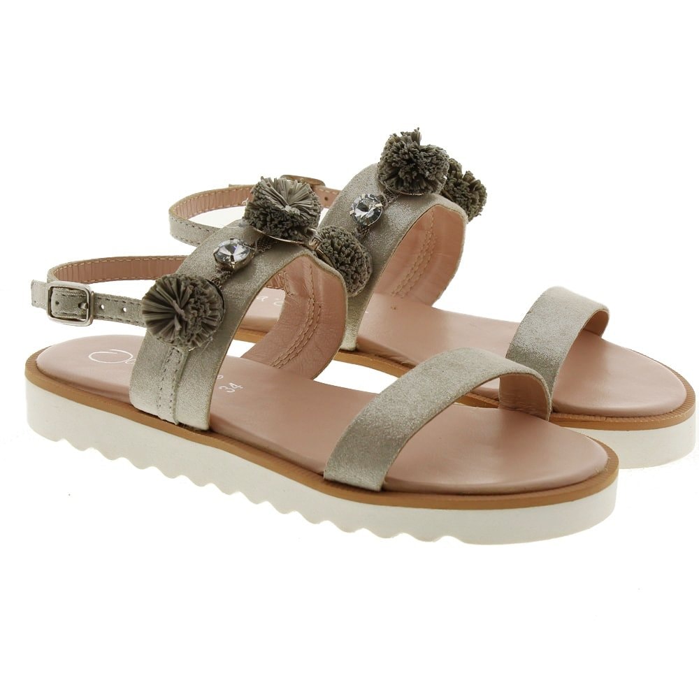 Sandalia plata pompones Oca Loca 7490-091s
