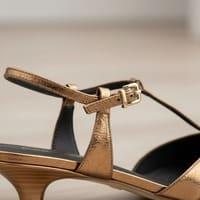 Zapatos destalonados tacón oro rosa Bruno Premi foto 6