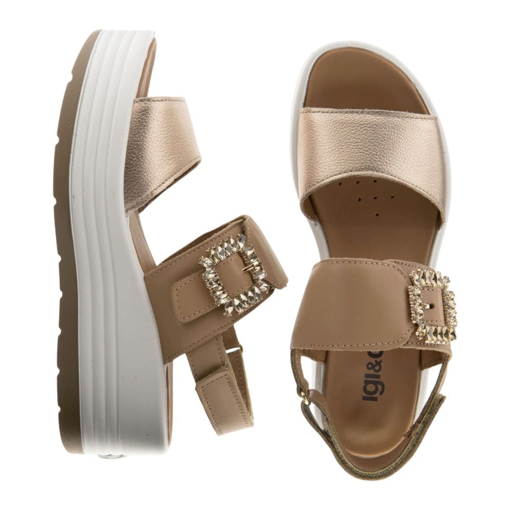 Sandalias piel cuña y plataforma Igi&Co cómodas y elegantes foto 2