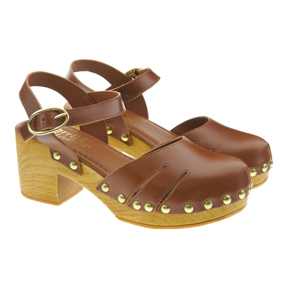 Zueco madera tacón y plataforma hebilla Carrile Woman 11830