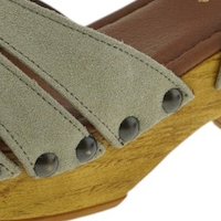 Zuecos serraje de mujer con tacón de madera – Carrilé foto 5