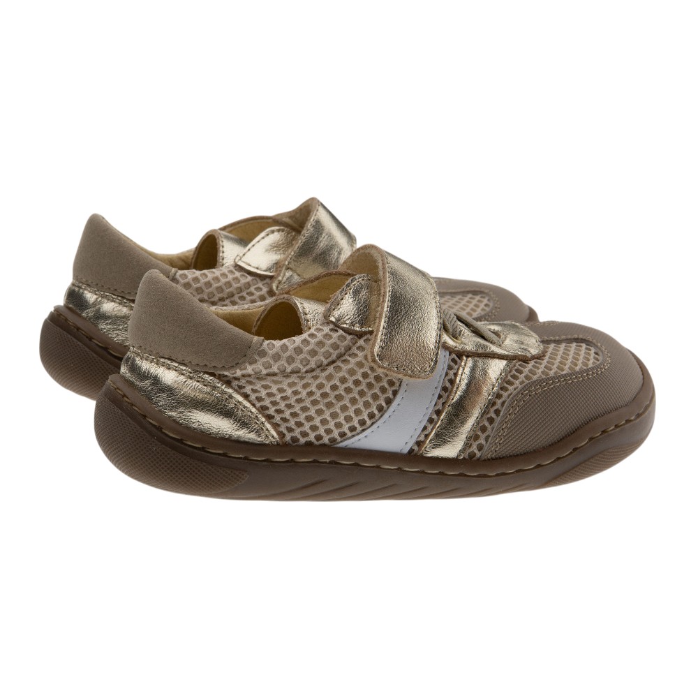 Zapatillas niña barefoot doradas velcro Carrile | Flexibles y cómodas foto 4