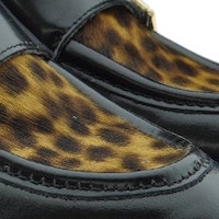 Compra Blucher Alpe de Piel Brillante Negra con Animal Print y Hebillas - Estilo y Originalidad foto 6
