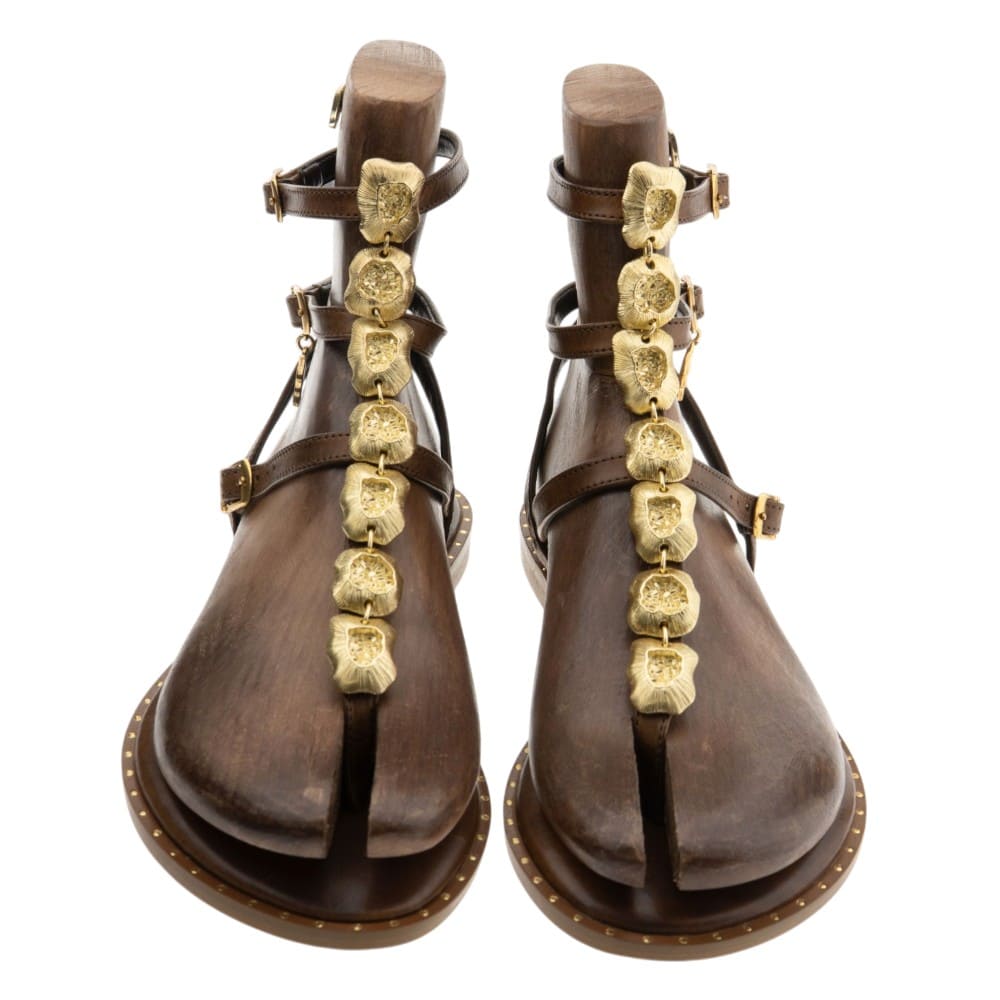 Sandalias romanas marrones adornos Caryatis mujer foto 2