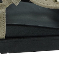 Sandalias planas cómodas camel con tachuelas Go Woman foto 6