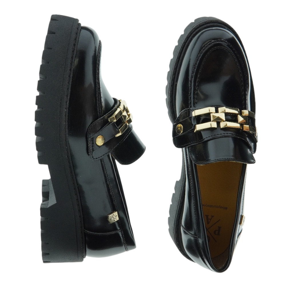 Compra Mocasines Popa de color negro con cadena dorada - Estilo y comodidad en Carrile.es foto 2