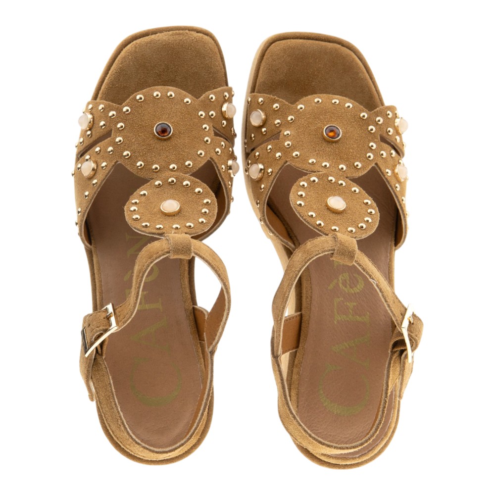 Sandalias cuña piel ante tachas Cafenoir foto 2
