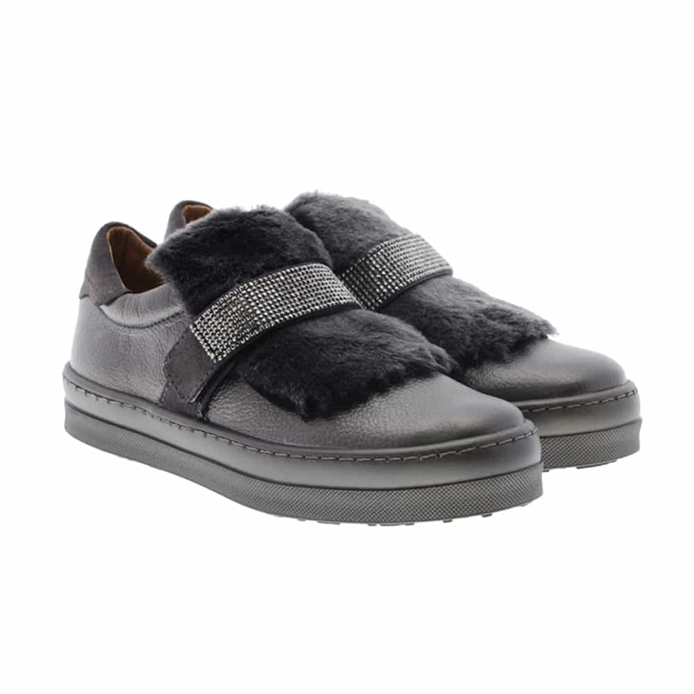 Sneakers metalizadas pelo Unisa Fun