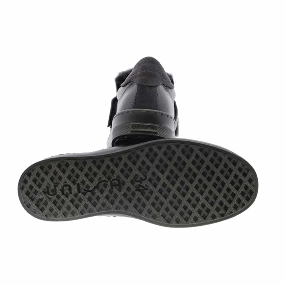 Sneakers metalizadas pelo Unisa Fun foto 4