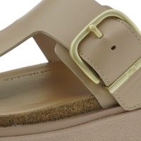 Sandalias dedo plataforma nude para mujer | Fit Flop foto 7