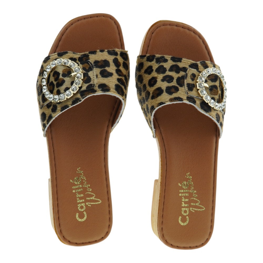 Sandalias animal print mujer con tacón bajo y pedrería | Carrilé Woman foto 2