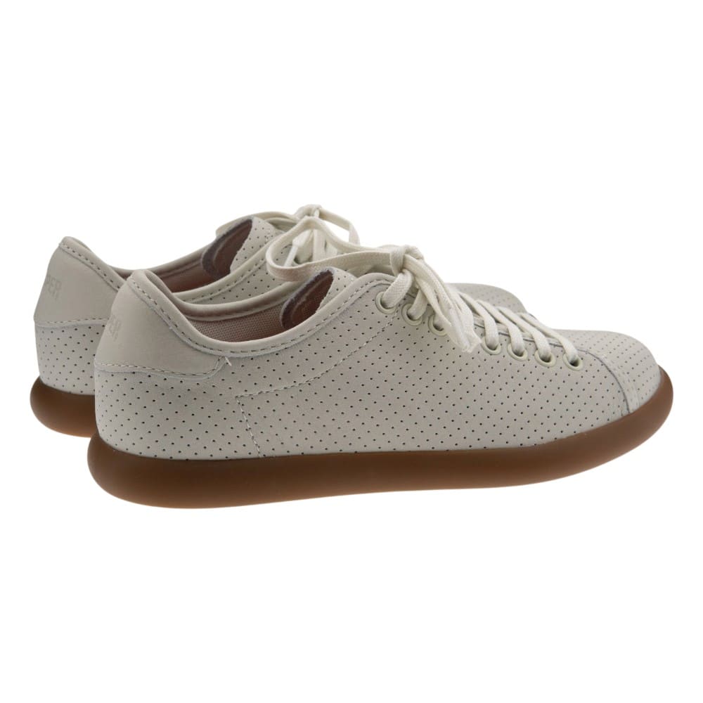 Zapatillas piel troqueladas mujer Camper en beige foto 4