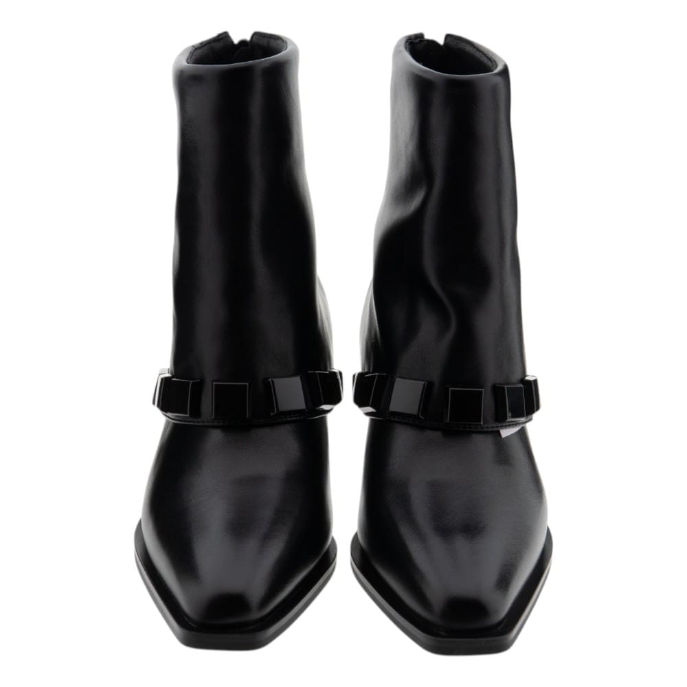Botines negros punta caña tachas Noa Harmon foto 2